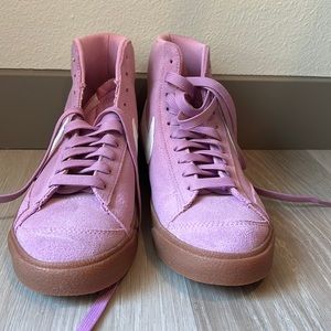 Nike Blazer Mid 77 in pink gum! Never worn!